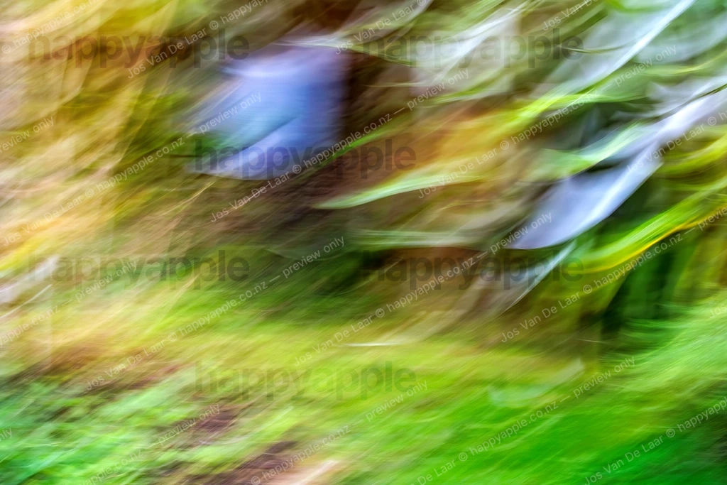 Garden blur with motion camera movement over green foliage — Abstract photo by Jos Van De Laar